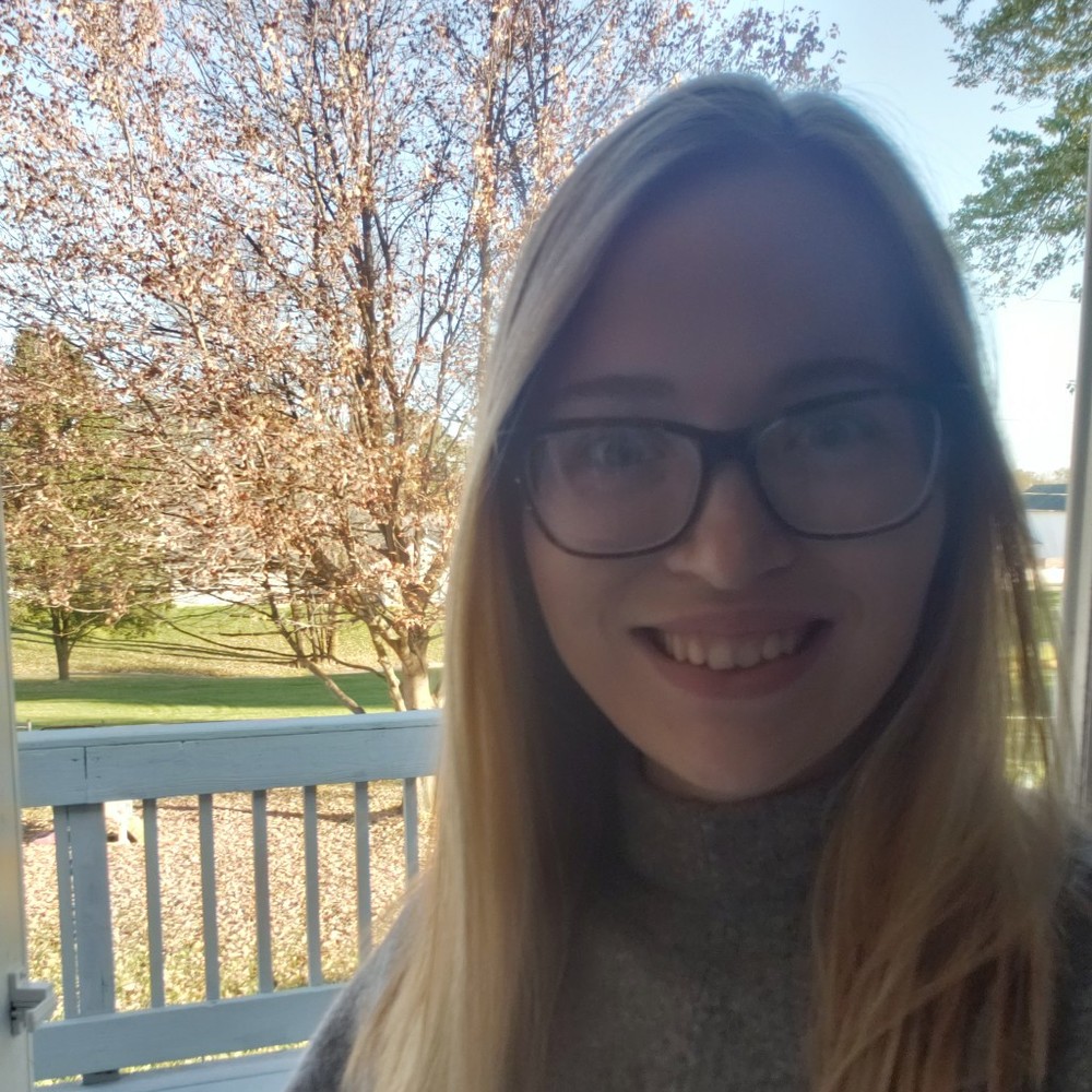 Meet your Posher, Emily